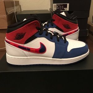 Jordan 1 Mid GS Rush Blue University Red